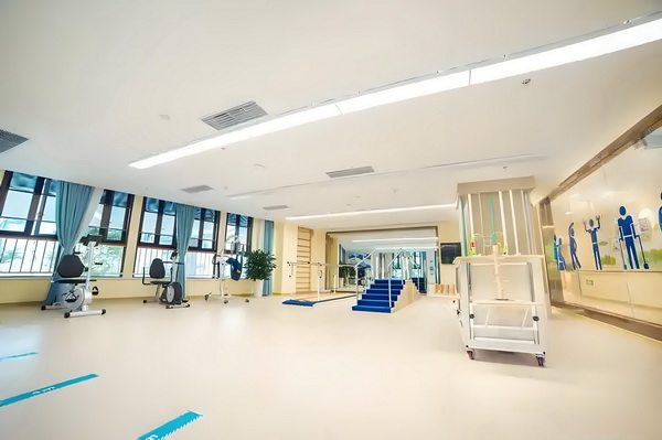程潇曾确诊精神疾病与梁朝伟传闻早真相大白