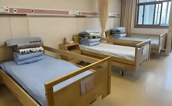 细节藏不住爱！白敬亭晒家意外暴露恋情？